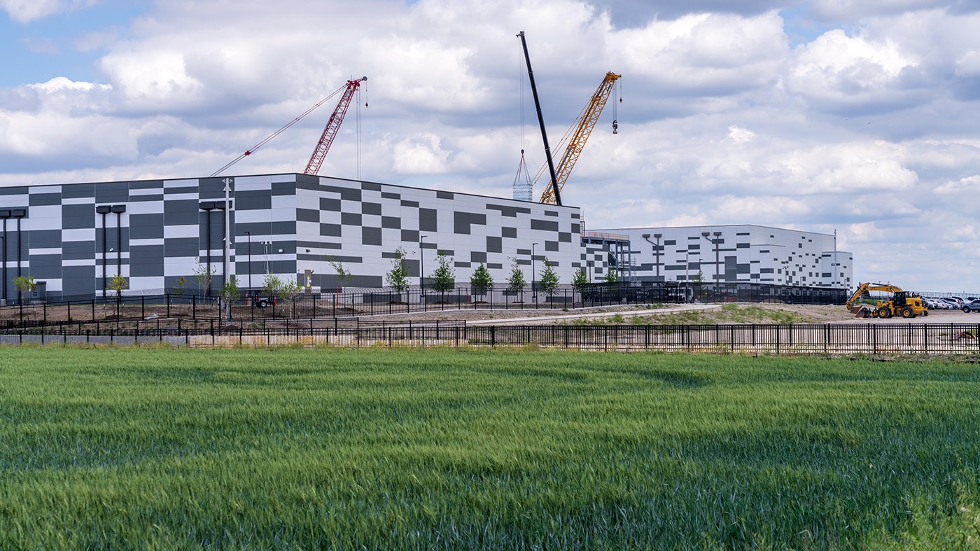 President Trump and the AI industry are going on the offensive, attempting to bolster support for data centers as they contend with a groundswell of public opposition that has swept across party lines.