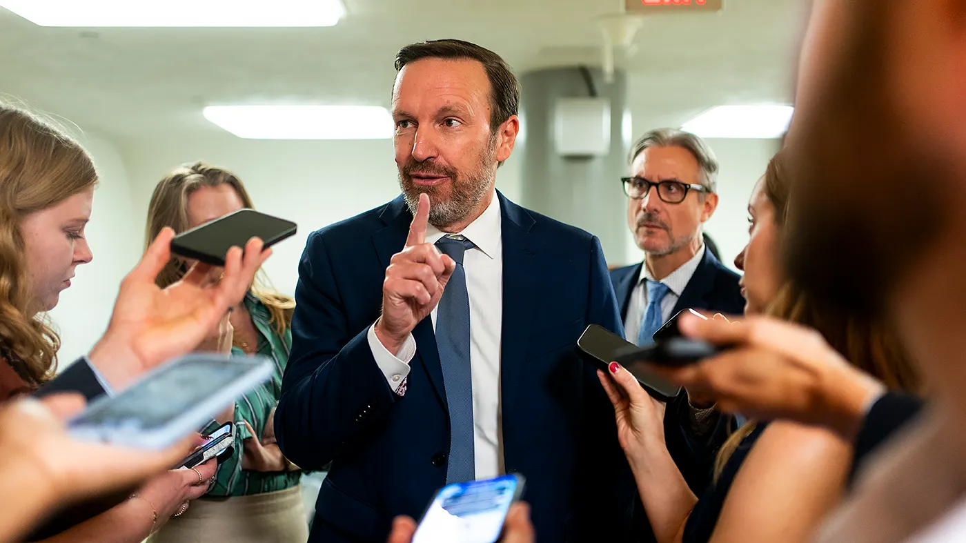 Sen. Chris Murphy (D-Conn.) speaks to reporters as he arrives to the Capitol for a series of votes on Sept. 30, 2026.