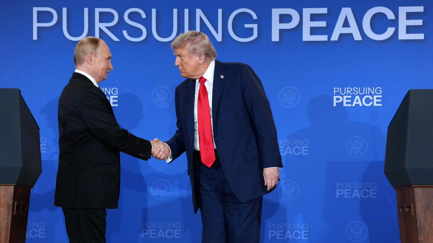 U.S. President Donald Trump (R) and Russian President Vladimir Putin shake hands at the end of a press conference at Joint Base Elmendorf-Richardson on August 15, 2025 in Anchorage, Alaska. The two leaders are meeting for peace talks aimed at ending the war in Ukraine. (Photo by Andrew Harnik/Getty Images)