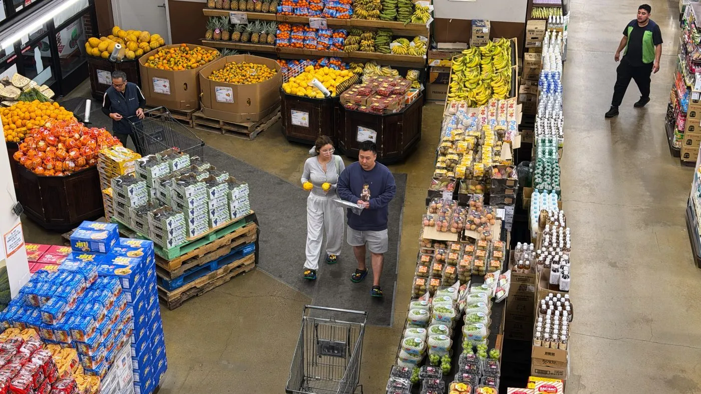 Shoppers shop at a grocery store in Glenview, Ill., Wednesday, October. 14, 2026. (AP Photo/Nam Y. Huh)