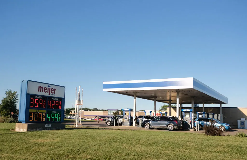 DETROIT, MICHIGAN, UNITED STATES – 2022/08/11: A Meijer gas station advertises gas prices as average gas prices throughout the US drop. Average national gas prices throughout the US have dropped below $4.00 for the first time since March when prices steeply rose, at its peak gas prices in some regions topped $6.00 a gallon. (Photo by Matthew Hatcher/SOPA Images/LightRocket via Getty Images)