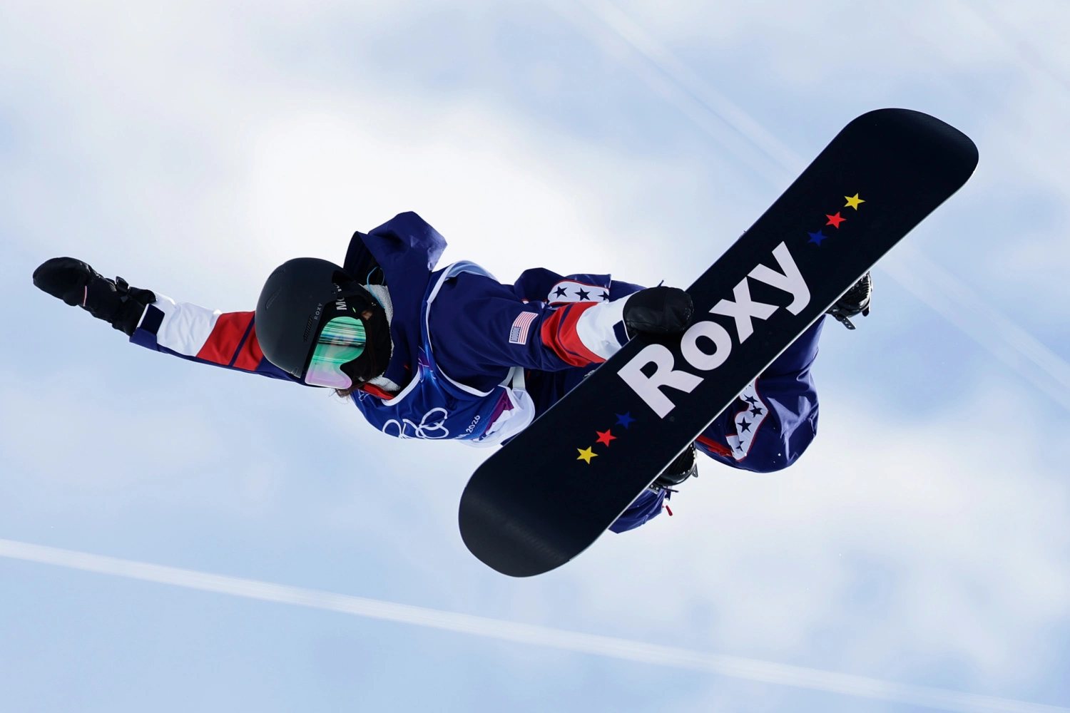 11 February 2026, Italy, Livigno: Olympia, Olympic Winter Games Milan Cortina 2026, Snowboard, Halfpipe, Women, Qualification in Livigno Snow Park, Chloe Kim from the USA in action.