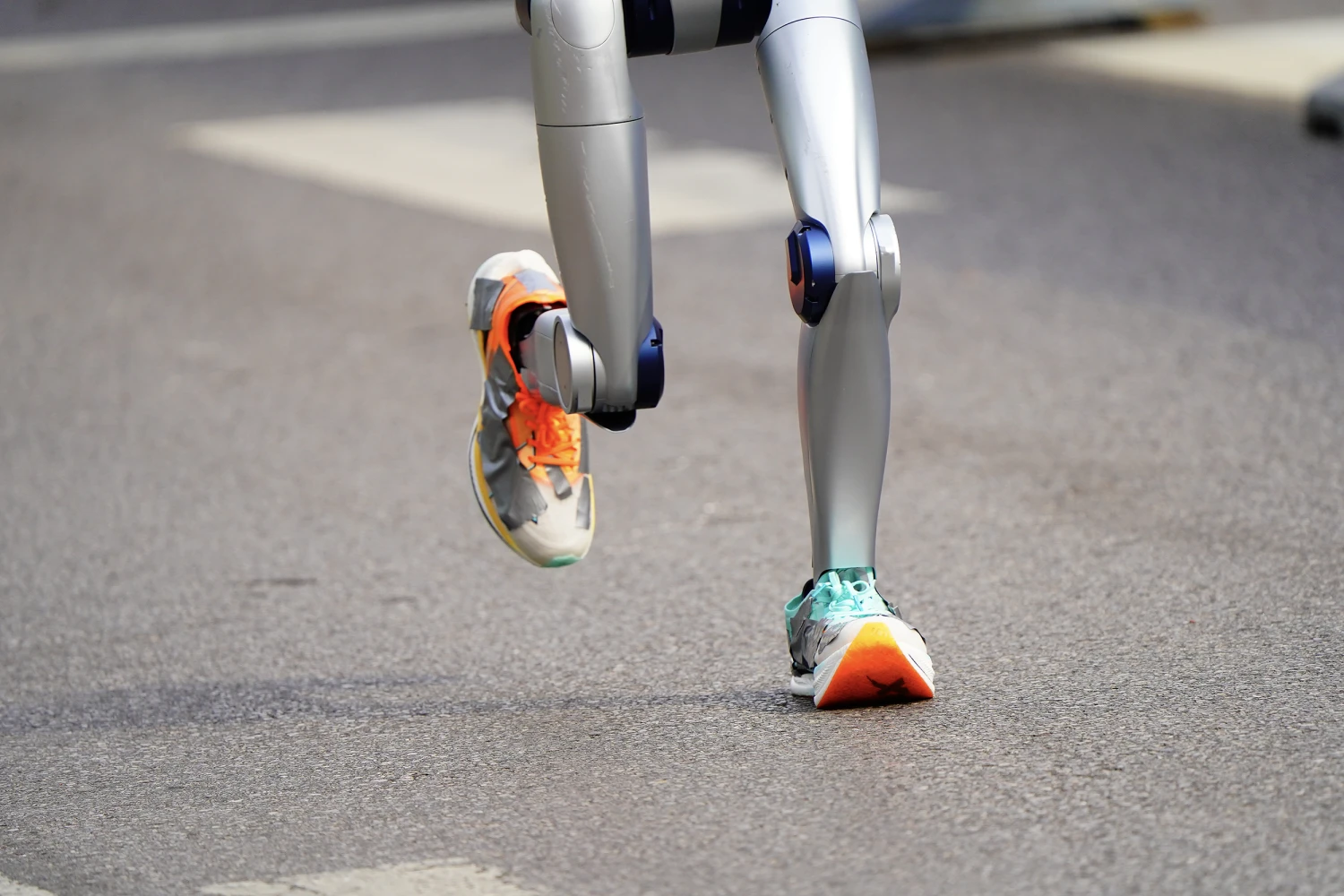A humanoid robot competes in the 2026 Beijing E-Town Humanoid Robot Half-marathon in Beijing, China, on April 19, 2026.