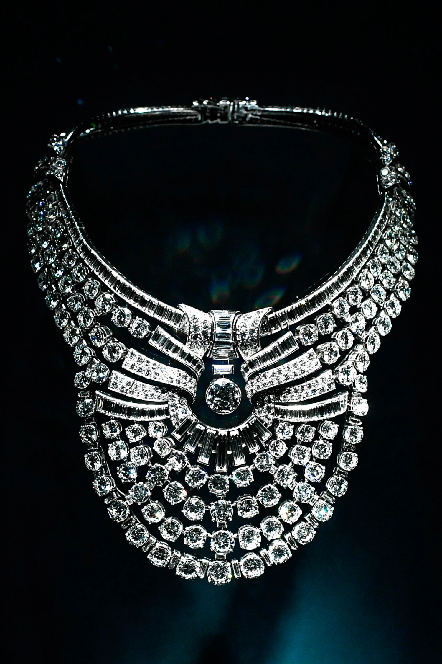 A necklace made of platinum and diamonds, which dates from 1939, and belonged to the Queen Nazli of Egypt.