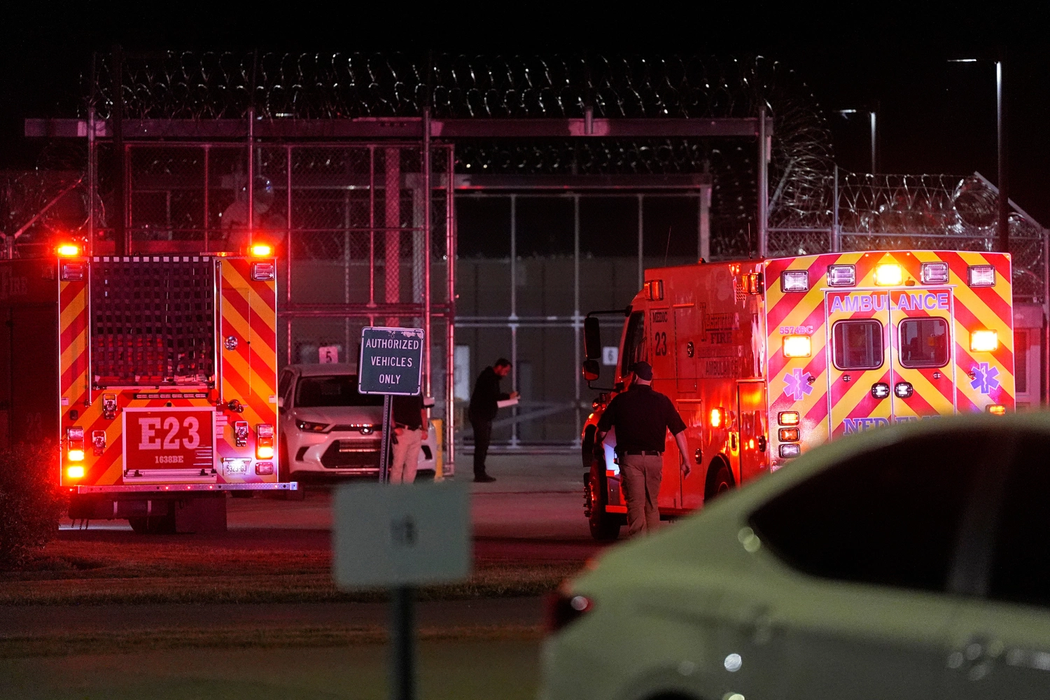 Emergency vehicles arrive at Riverbend Maximum Security Institution after the execution of Christa Pike was halted Wednesday, Sept. 30, 2026, in Nashville, Tenn.