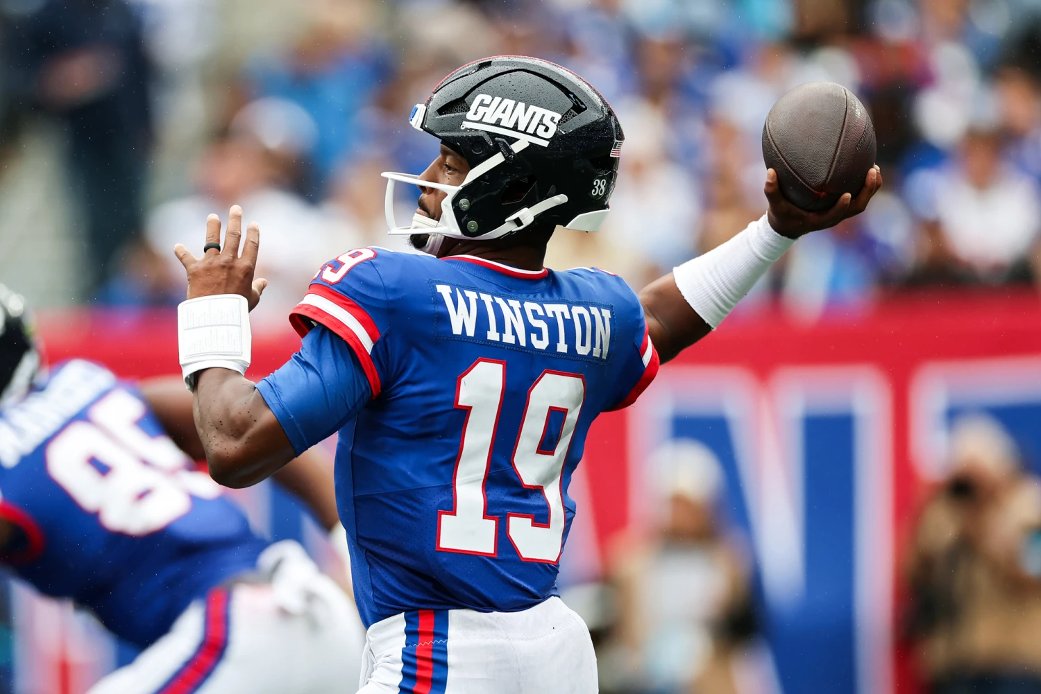 Jameis Winston of the New York Giants passes the ball against the Arizona Cardinals during the third quarter at MetLife Stadium on Oct. 4, 2026.