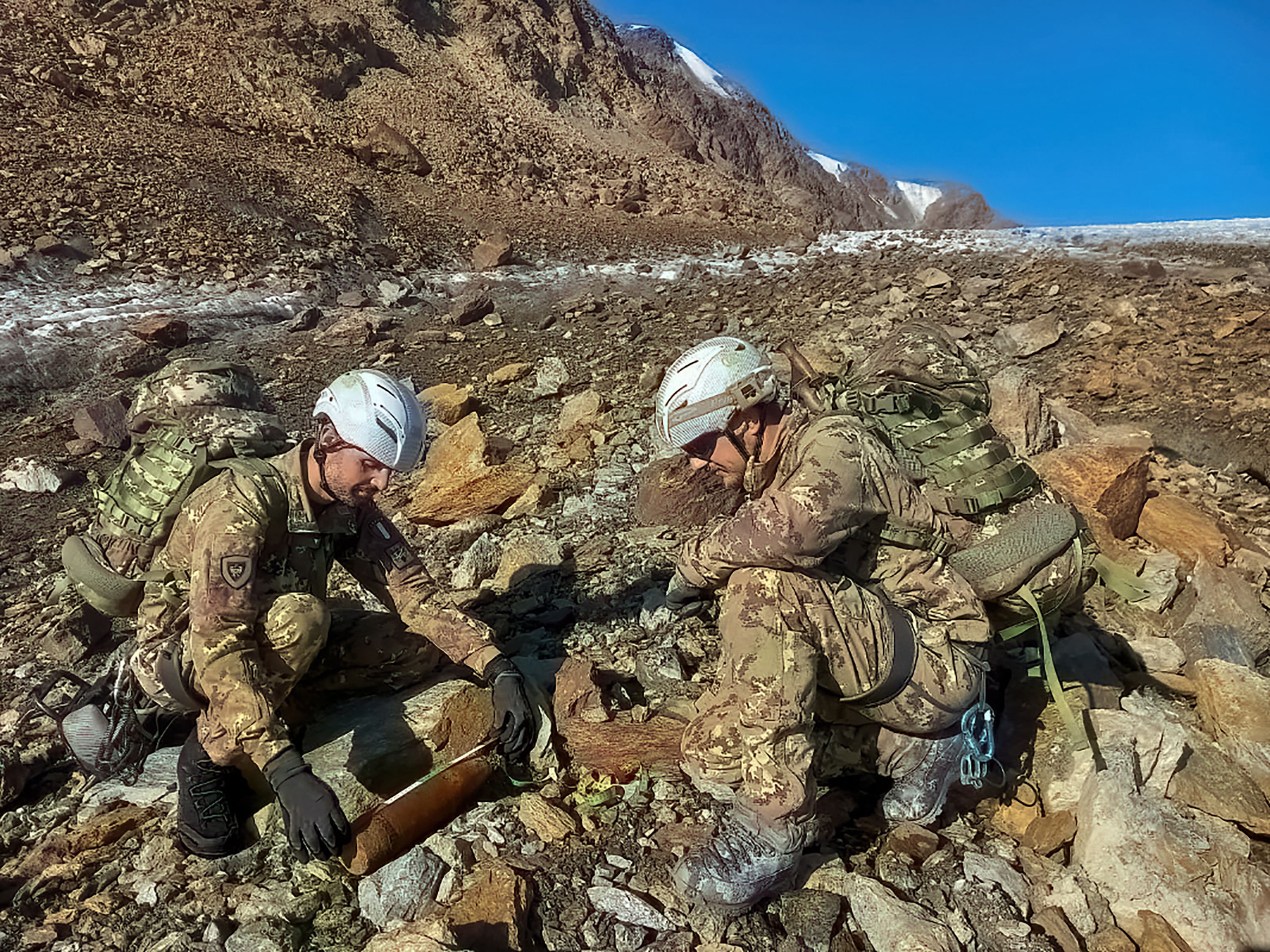 The Italian army’s Julia Alpine brigade removed the munitions, which had emerged after ice melted in the Dolomites.
