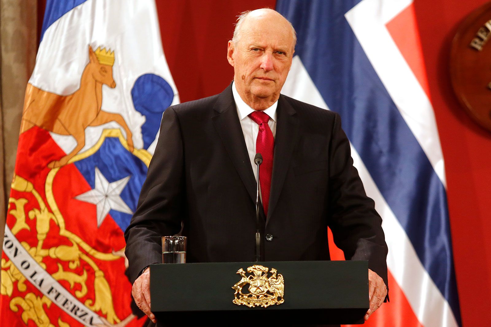 King Harald V during a press conference during a visit to Chile on March 27, 2019.