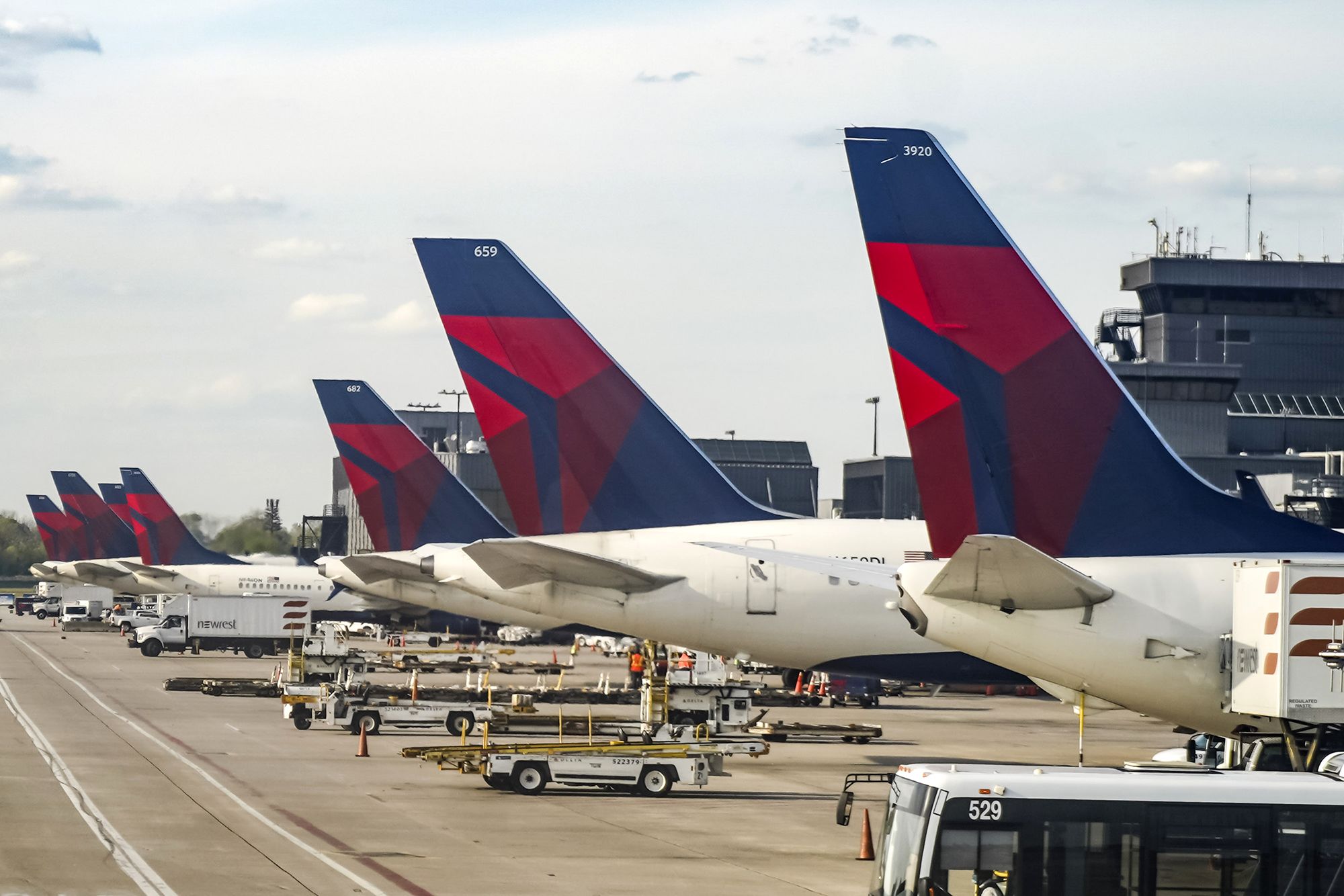 The Delta plane was diverted to Porto, Portugal.