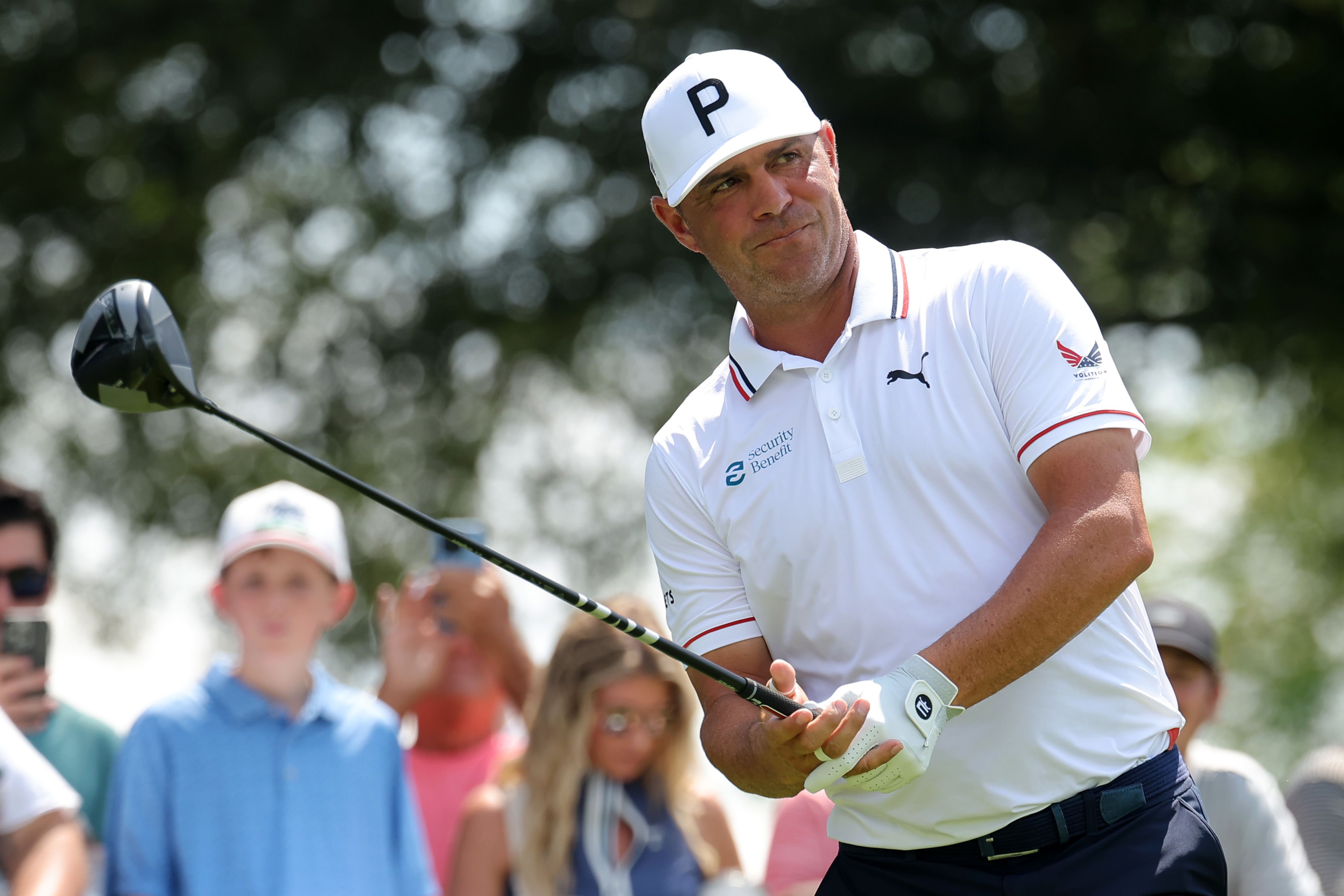 ATLANTA, GEORGIA - AUGUST 26: Gary Woodland of the United States reacts on the 10th hole prior to the TOUR Championship 2026 at East Lake Golf Club on August 26, 2026 in Atlanta, Georgia. (Photo by Jonathan Bachman/Getty Images)
