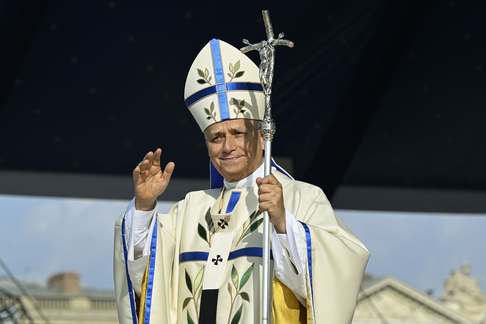 PARIS, FRANCE - SEPTEMBER 26:  (EDITOR NOTE: STRICTLY EDITORIAL USE ONLY - NO MERCHANDISING). Pope Leo XIV  presides over a Mass at Place de la Concorde on the second day of his Apostolic Journey to France on September 26, 2026 in Paris, France. Pope Leo XIV is making his first official visit to France from September 25-28 with stops in Paris, Lourdes, and Metz. While in Paris, the pontiff's agenda includes a meeting with French President Emmanuel Macron, a prayer service at Notre-Dame Cathedral, and an open-air mass along the Champs-Élysées, among other engagements. The trip marks the first papal visit to the European country since Benedict XVI visited in 2008. (Photo by Simone Risoluti  - Vatican Media via Vatican Pool/Getty Images)