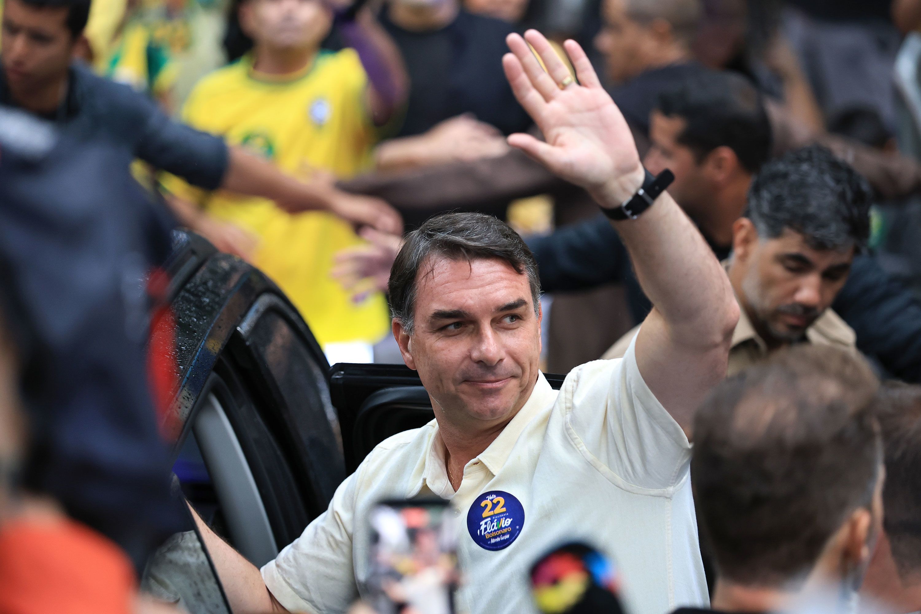 RIO DE JANEIRO, BRAZIL - OCTOBER 25: Flávio Bolsonaro presidential candidate for the Partido Liberal leaves after casting his vote during general election day on October 25, 2026 in Rio de Janeiro, Brazil. Brazilians will vote for the president who will run the country for the next 4 years. Current president Luiz Inácio Lula Da Silva and Flávio Bolsonaro, son of former president Jair Bolsonaro, face off in a tight presidential runoff. (Photo by Buda Mendes/Getty Images)