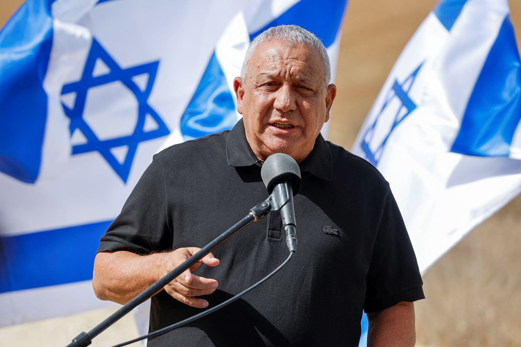 Former military chief and leader of the Yashar party, Gadi Eisenkot, delivers a statement to members of the press, near Kibbutz Mefalsim, close to Israel's border with Gaza in southern Israel, October 15, 2026. REUTERS/Amir Cohen